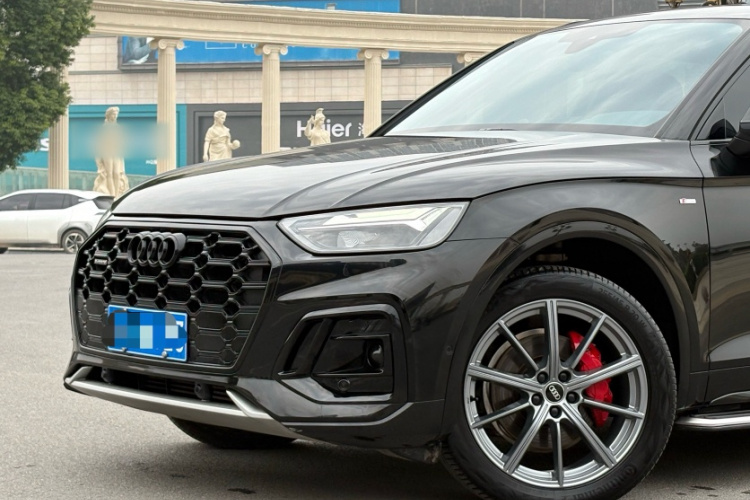 奥迪Q5L 2022款 45T 豪华动感型车身外观6009