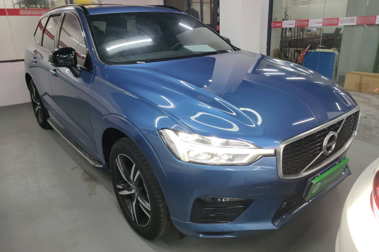 沃尔沃XC60 2020款 T5 四驱智远运动版车身外观3