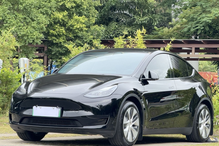 特斯拉 Model Y 2022款 改款 后轮驱动版车身外观1
