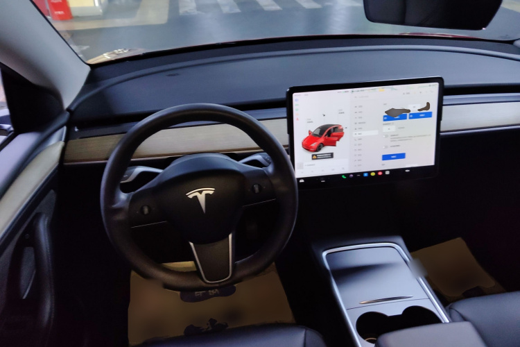 特斯拉 Model Y 2021款 长续航全轮驱动版中控内饰13