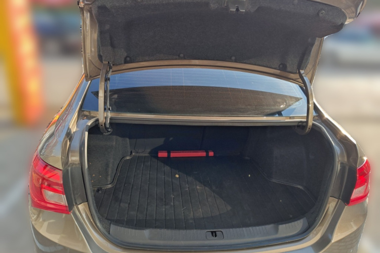 别克 英朗 2015款 15N 自动精英型中控内饰23