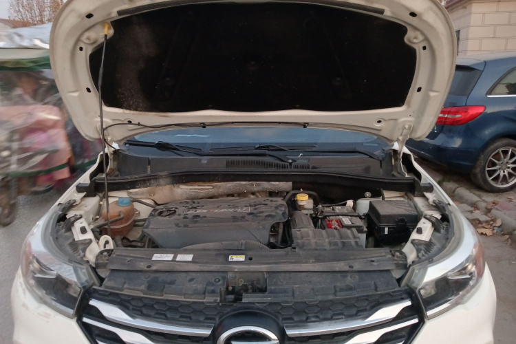 广汽传祺 传祺GS4 2017款 235T 自动两驱豪华智联版机舱底盘24