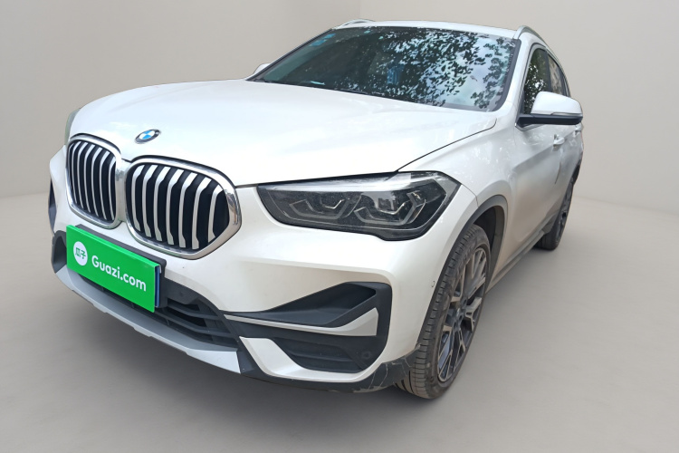 宝马X1 2020款 xDrive25Li 尊享型车身外观1