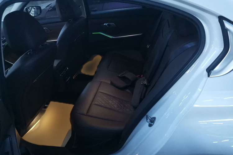 宝马i3 2023款 eDrive 40 L 曜夜套装中控内饰7004