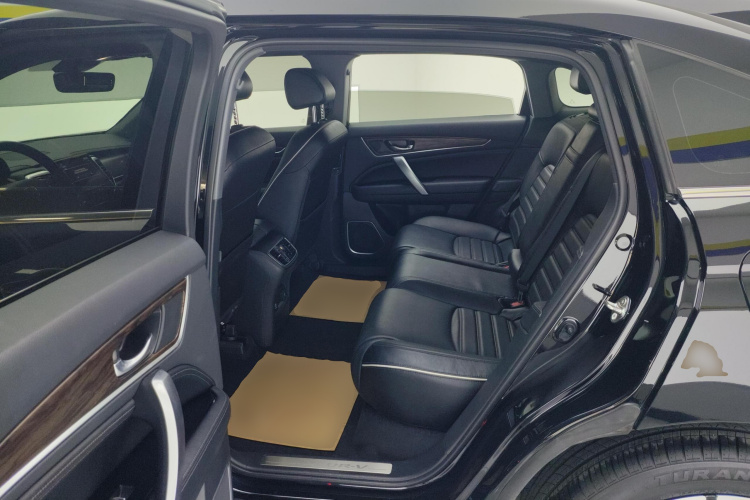 本田UR-V 2017款 240TURBO 两驱豪华版 国V中控内饰21