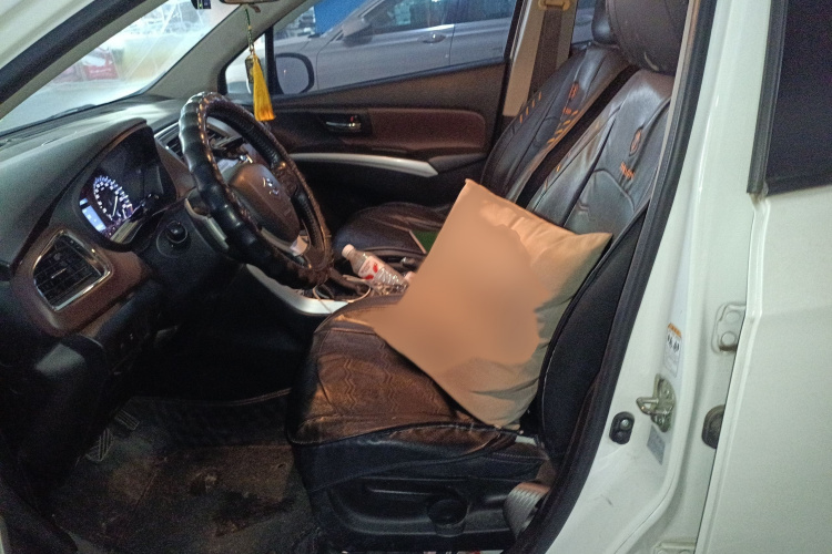 铃木 骁途 2017款 1.6L CVT两驱都市进取型局部细节19