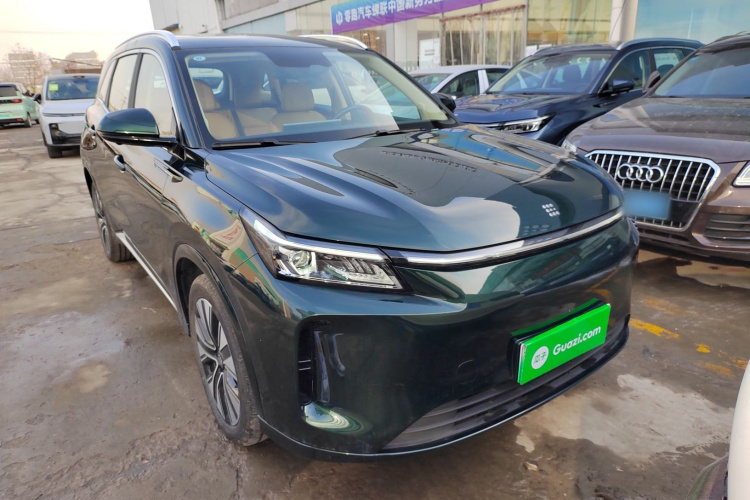 蓝电E5 PLUS 2025款 165km 长续航版PLUS 7座车身外观3