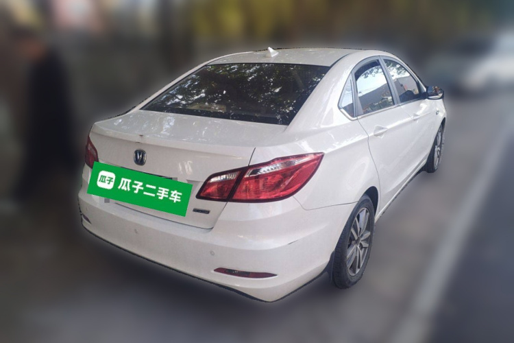 长安 逸动 2016款 1.6L 手动风尚型车身外观6005