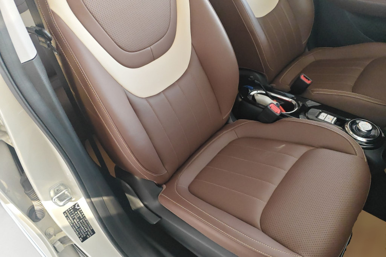 五菱汽车 五菱缤果 2023款 333km 灵犀互联款局部细节41