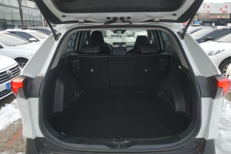 丰田 RAV4荣放 2023款 2.0L CVT两驱20周年铂金纪念版机舱底盘23