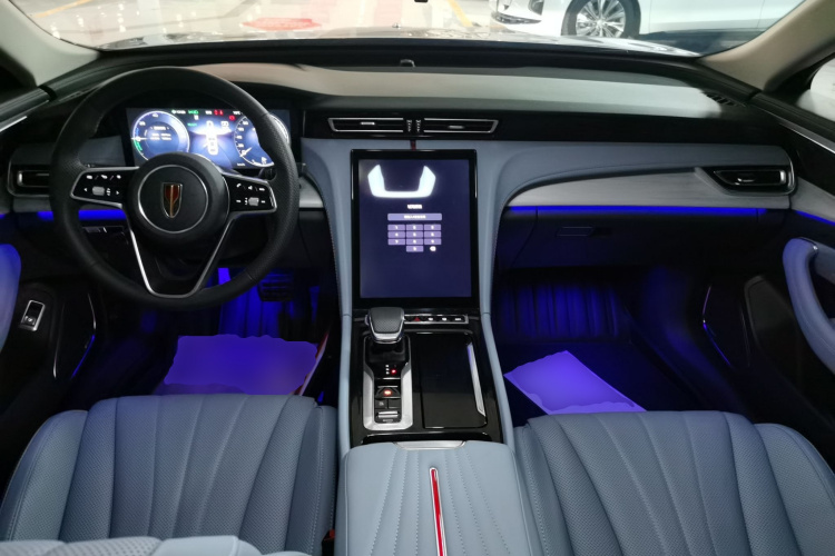 红旗H5 PHEV 2025款 170 超混版中控内饰12