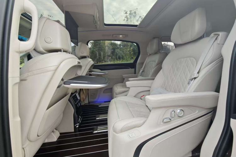 别克GL8 2020款 Avenir艾维亚 六座贤礼版中控内饰7003