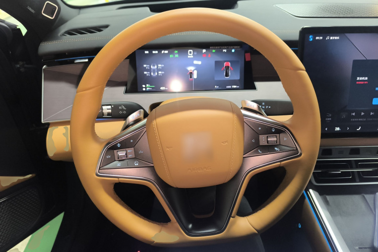 比亚迪 汉L 2025款 DM-p 四驱激光雷达旗舰型中控内饰13