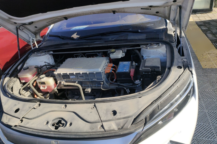 比亚迪 汉 2021款 EV 标准续航版豪华型机舱底盘24