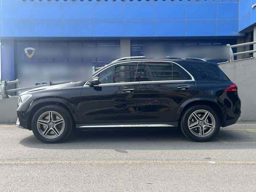 奔驰GLE 2024款 GLE 450 4MATIC 时尚型(2)