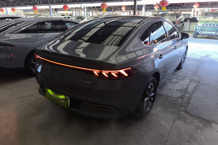 比亚迪 秦PLUS 2024款 荣耀版 DM-i 55KM领先型车身外观7