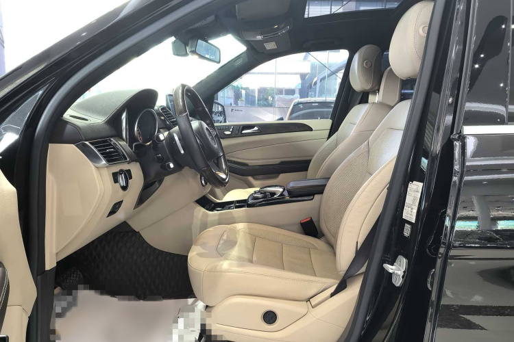 奔驰GLS 2018款 GLS 400 4MATIC豪华型中控内饰7005