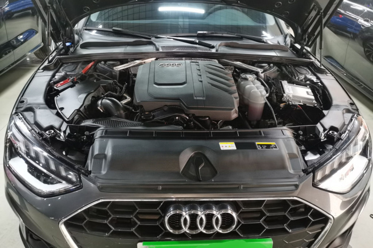 奥迪A4L 2024款 40 TFSI 时尚动感型机舱底盘24