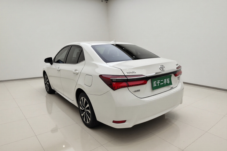 丰田 卡罗拉 2016款 双擎 1.8L E-CVT豪华版车身外观5