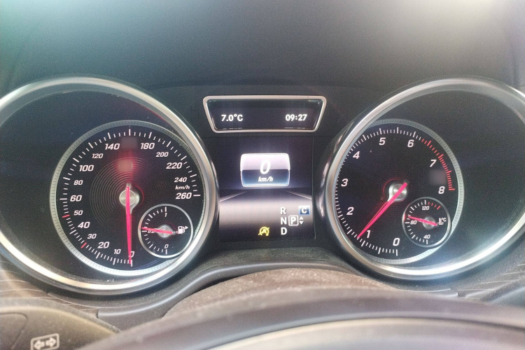 奔驰GLE 2018款 GLE 320 4MATIC 动感型臻藏版局部细节14