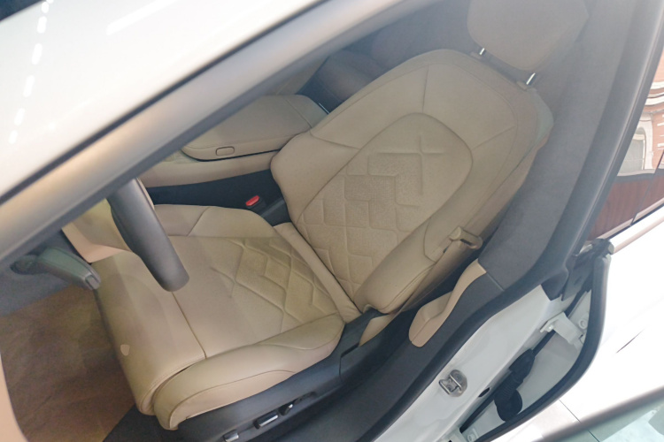 蔚来ET7 2022款 100kWh 首发版中控内饰19