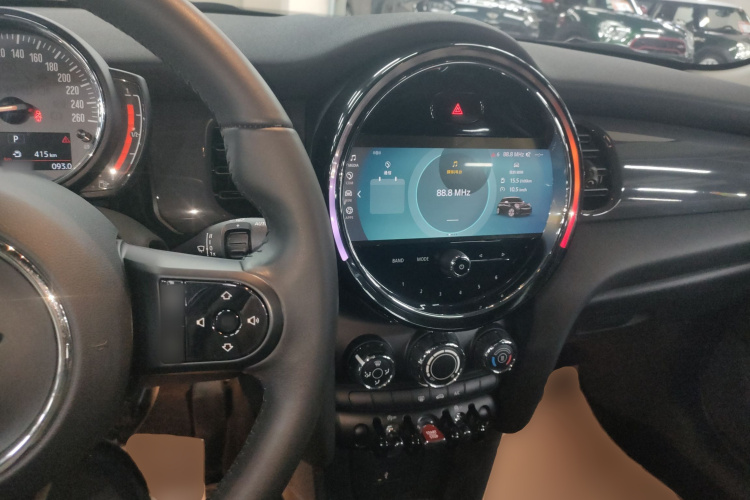 MINI 2023款 1.5T ONE 五门版中控内饰7002