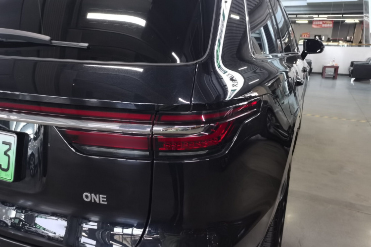 理想汽车 理想ONE 2020款 增程6座版车身外观9