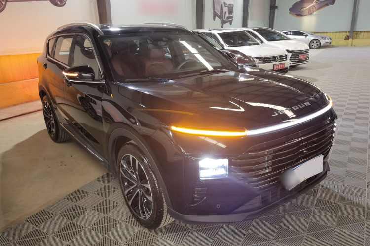 捷途X70 PLUS 2025款 1.5T 旗舰版 5座车身外观3