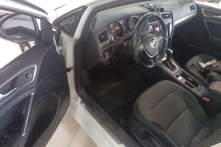 大众 高尔夫 2019款 280TSI DSG舒适型 国VI中控内饰20