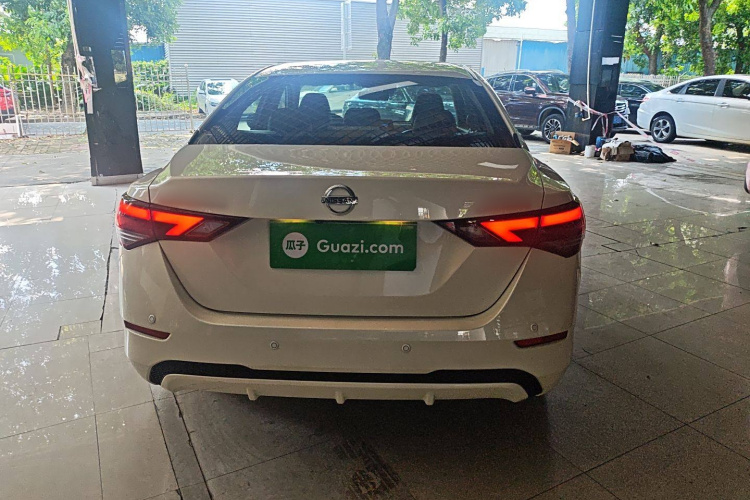 日产 轩逸 2022款 1.6L XL CVT悦享版车身外观6