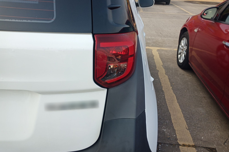 奇瑞 小蚂蚁 2024款 251km 热爱版车身外观6006