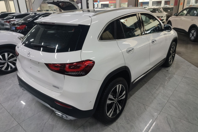奔驰GLA 2023款 GLA 220车身外观7