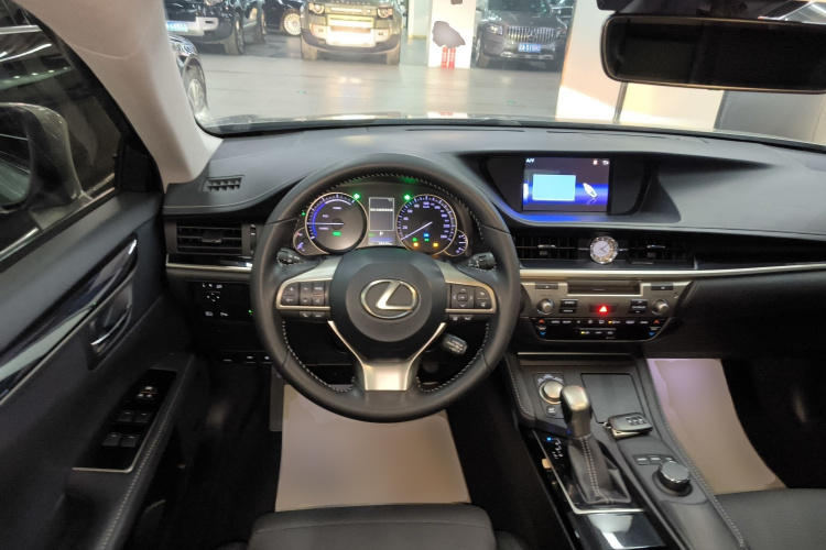 雷克萨斯ES 2015款 300h 舒适版中控内饰13