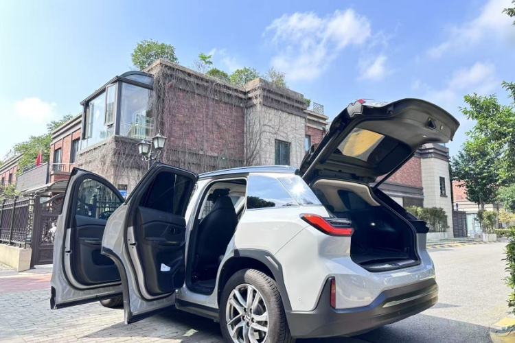 蔚来ES6 2019款 420KM 运动版车身外观6008