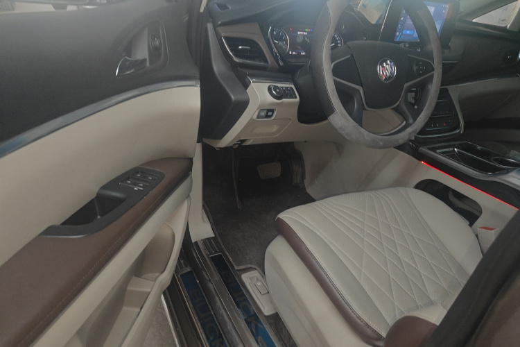 别克GL8 2023款 陆上公务舱 舒适型中控内饰7003