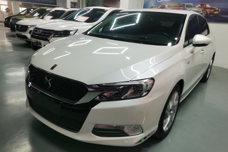 DS 5LS 2015款 1.6T 风尚版THP160车身外观1