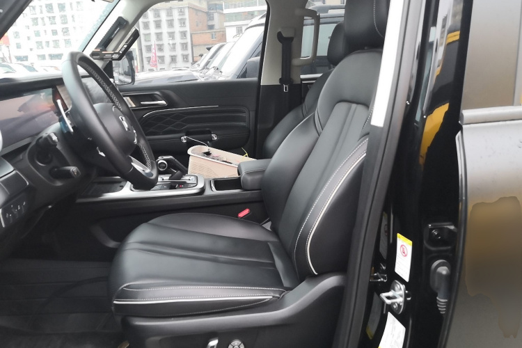 坦克300 2023款 2.0T 铁骑02中控内饰19