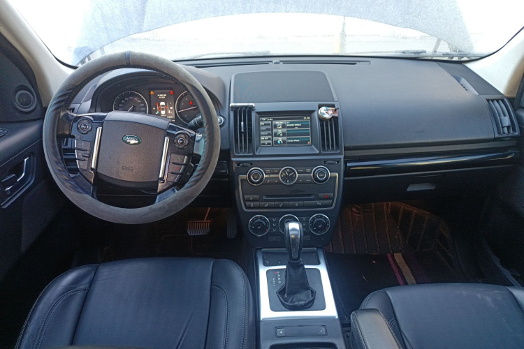 路虎 神行者2 2013款 2.0T Si4 HSE汽油版中控内饰7002