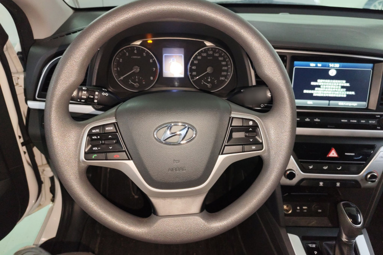 现代 领动 2016款 1.6L 自动智炫·精英型局部细节13