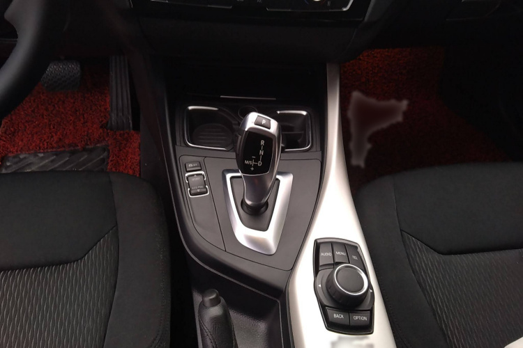 宝马1系(进口) 2016款 118i 领先型局部细节18