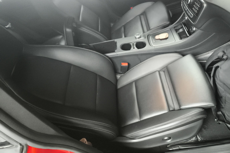 奔驰CLA 2018款 CLA 200 时尚型局部细节41