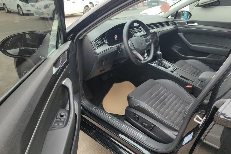 大众 迈腾 2020款 330TSI DSG 豪华型中控内饰7001