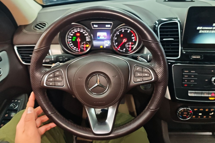 奔驰GLS 2018款 改款 GLS 320 4MATIC局部细节13