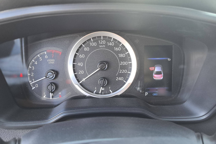 丰田 雷凌 2021款 185T CVT豪华版局部细节14