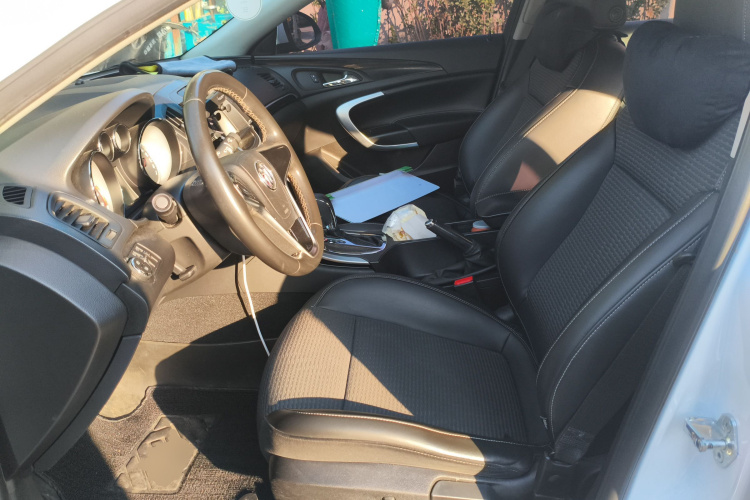 别克 君威 2015款 1.6T 领先技术型中控内饰19