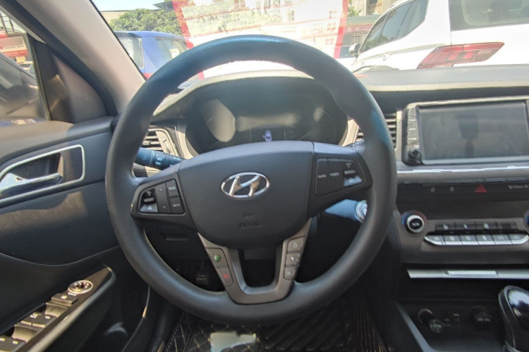 现代 名图 2017款 1.6T 自动智能型GLS 国V中控内饰7002