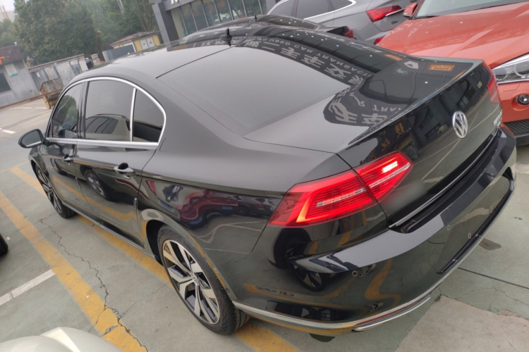 大众 迈腾 2018款 380TSI DSG 旗舰型车身外观4