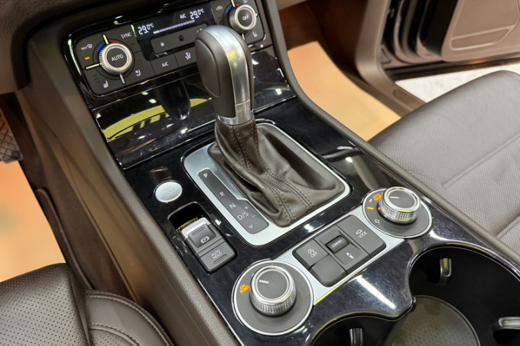 大众 途锐 2017款 3.0TSI 拓野型中控内饰7004