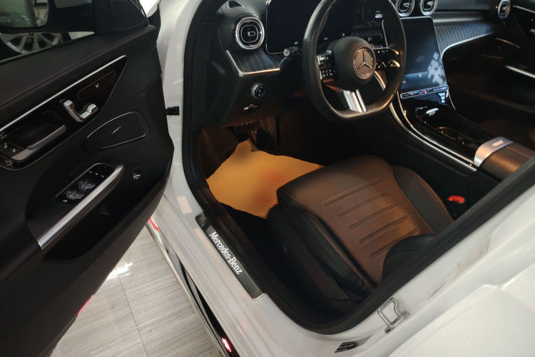 奔驰C级 2023款 改款 C 260 L 运动版中控内饰20