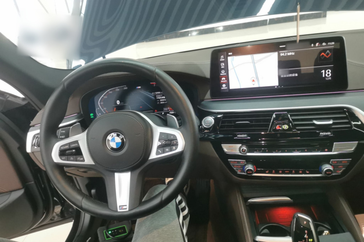 宝马5系 2022款 改款 530Li 领先型 M运动套装中控内饰12
